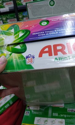 Deterdzent ARIEL kapsule 38/1 Color